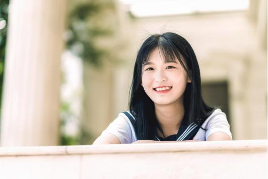 能掐出水的脸蛋,水蜜桃女孩怎么捏