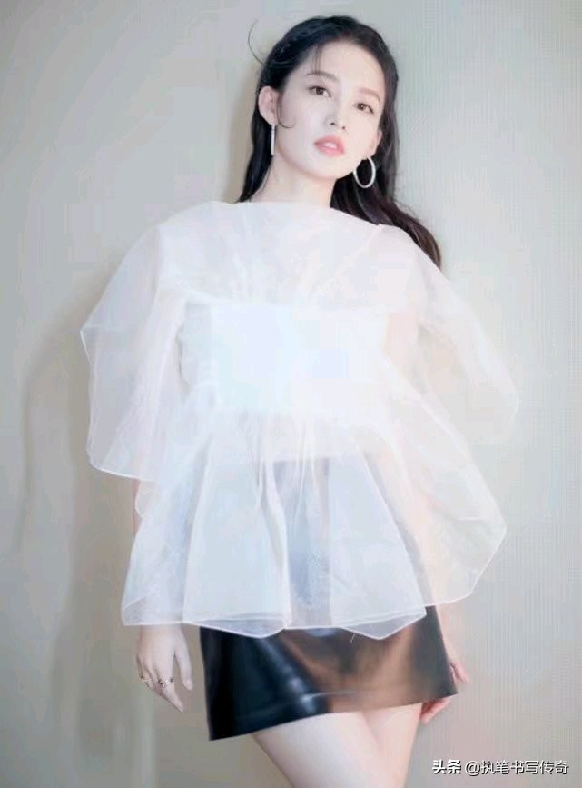 李沁走在路上的视频,李沁成长的路上必定经历很多风雨