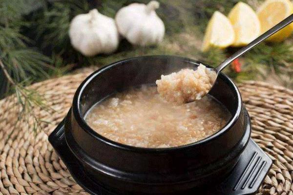 别再从日本背饭煲了！中国造的“铸铁电饭煲”，做饭媲美万元级