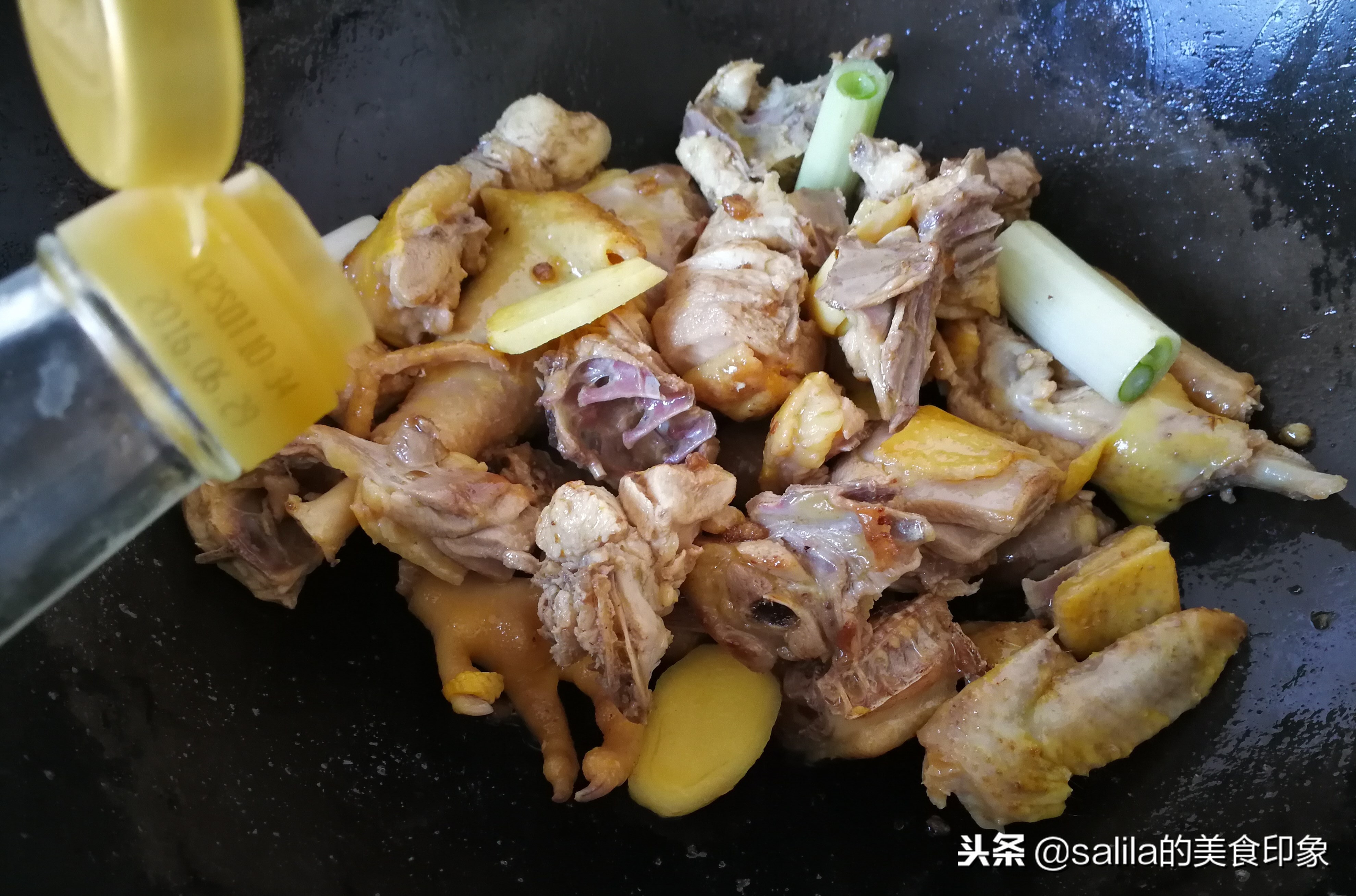 为什么做鸡汤不能有鸡皮,如何让鸡汤味美汤鲜