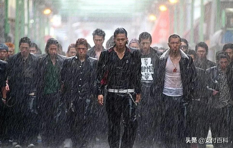 堵门催款、公司走访、短信轰炸、爆通讯录,信用卡开始疯狂催收!