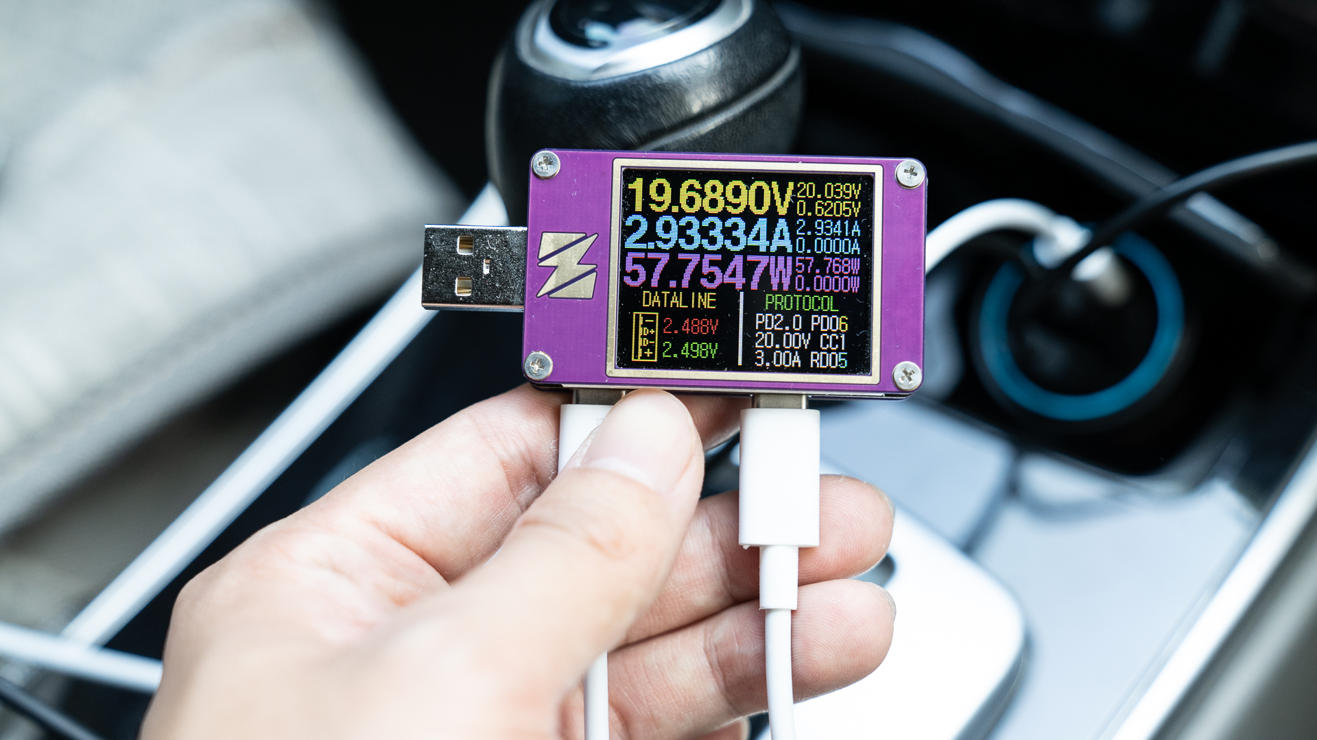 汽车人，出发！车生活补给利器，倍思160WQC5认证车载充电器分享