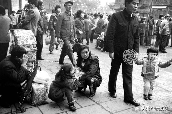 老照片里的怀念青春80后,老照片7080后的童年记忆