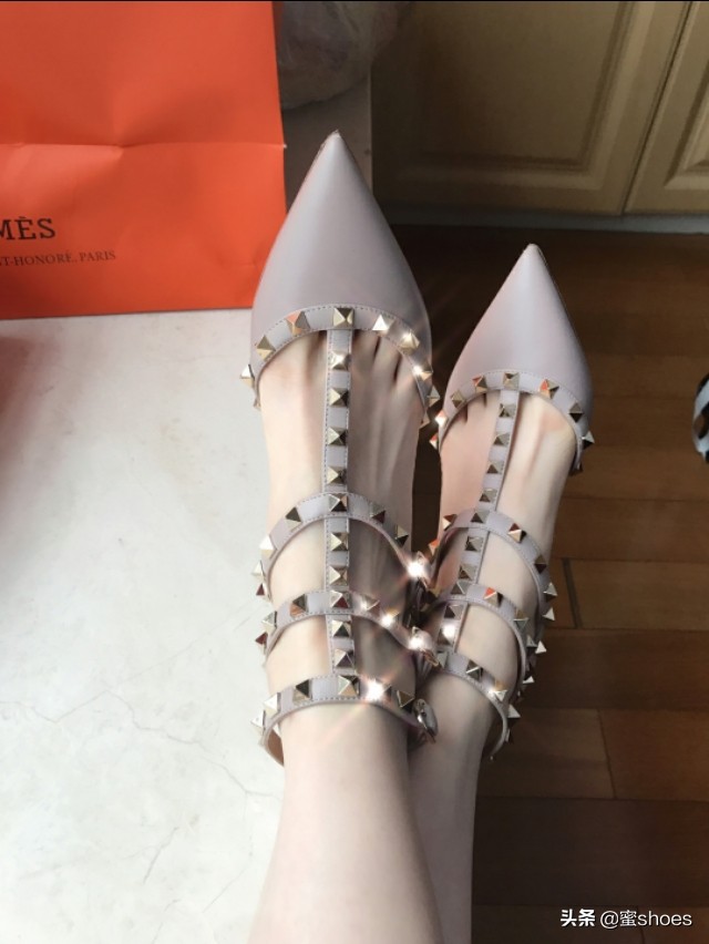 铆钉凉鞋华伦天奴,华伦天奴铆钉单鞋凉鞋拖鞋