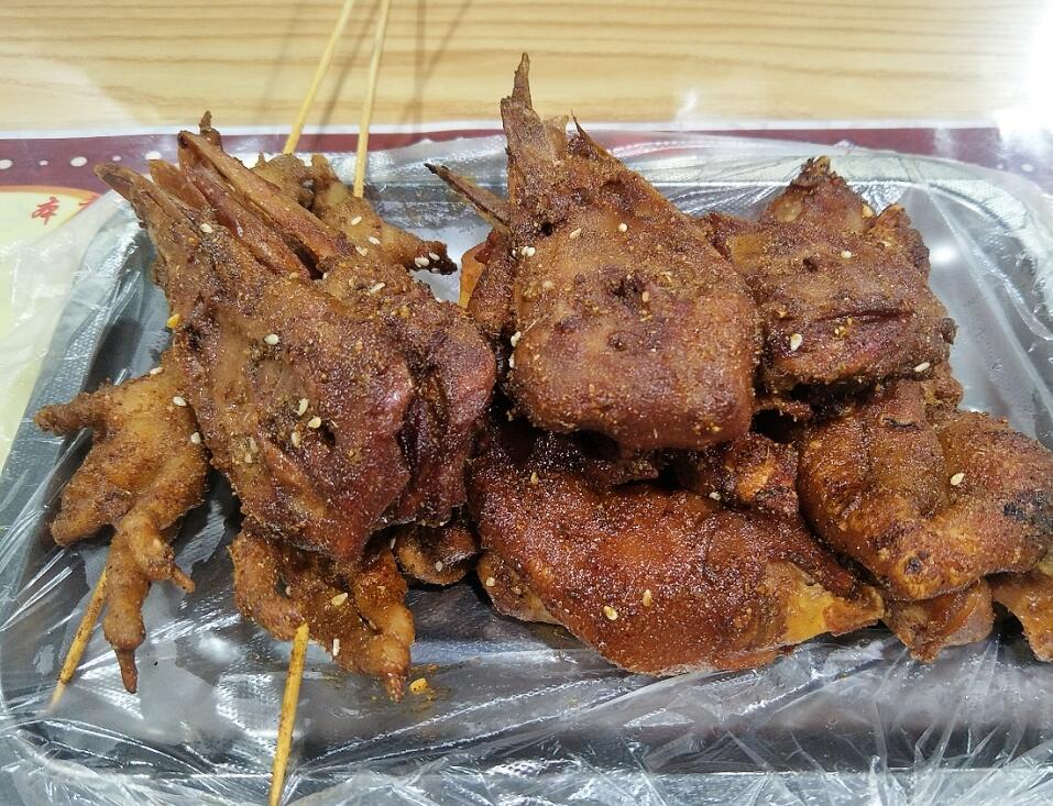 卖烤猪蹄一个月可以赚多少,烤猪蹄摆地摊真实一年能赚多少钱