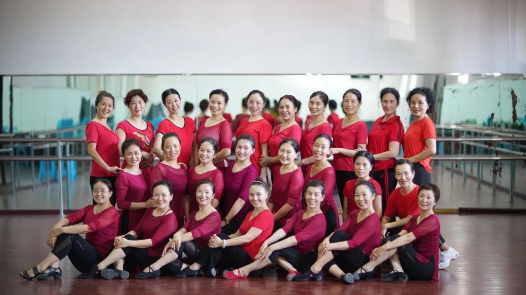 鎶婂箍鍦鸿垶璺充笂澶,闃垮Ж鎶婂箍鍦鸿垶璺充笂澶