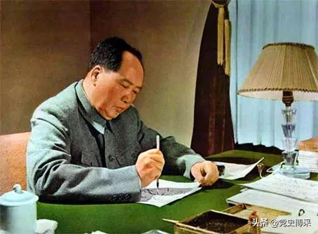 毛*东泽**一生与屈原心灵相通，共和国内外交困时期的一首《七绝·屈原》，成为毛*东泽**斗争精神的豪迈宣誓