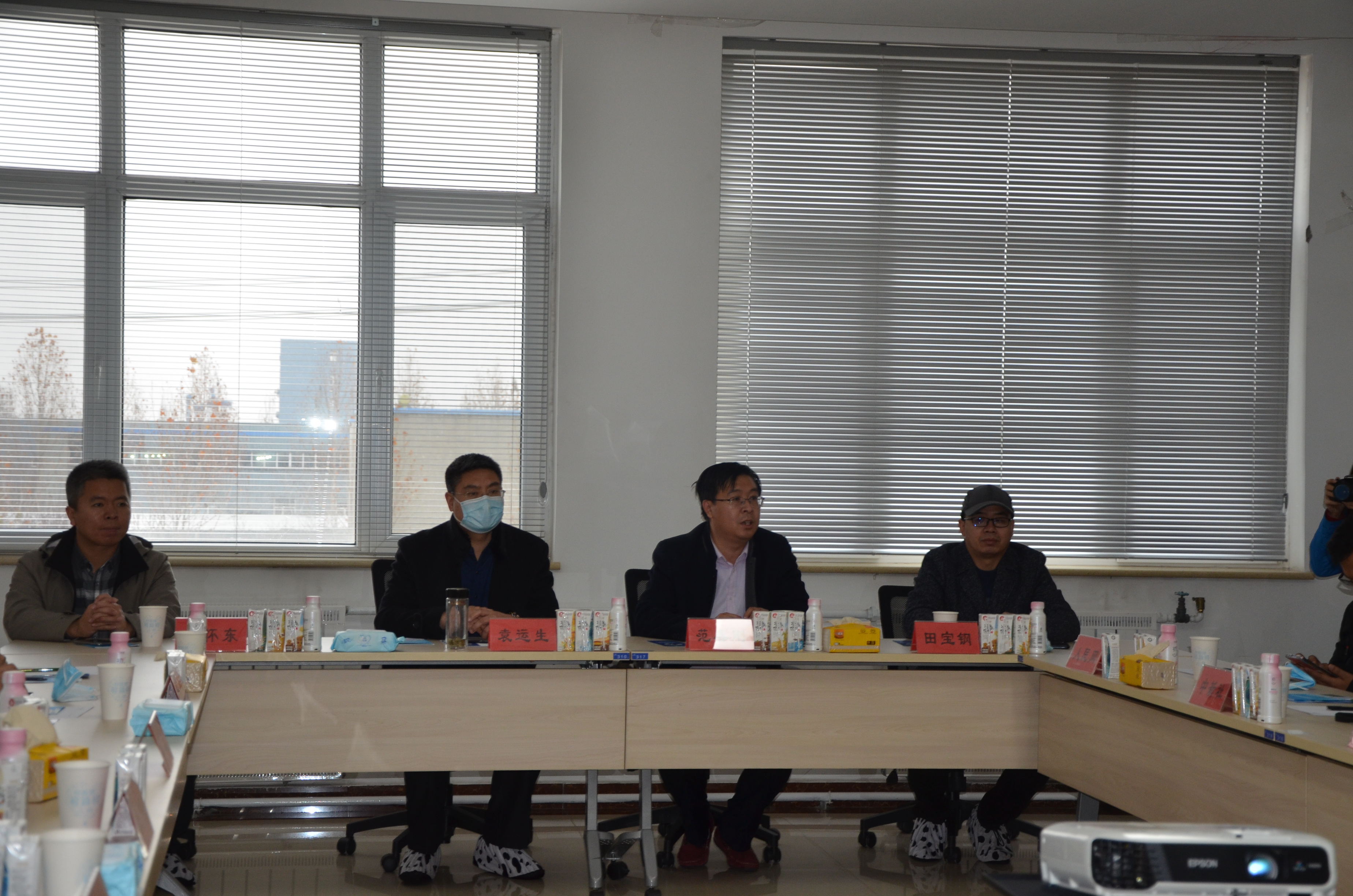 新希望天香乳业:河北第一家学生饮用奶定点生产企业获得“中国学生饮用奶”“河北课间饮用奶”双资质