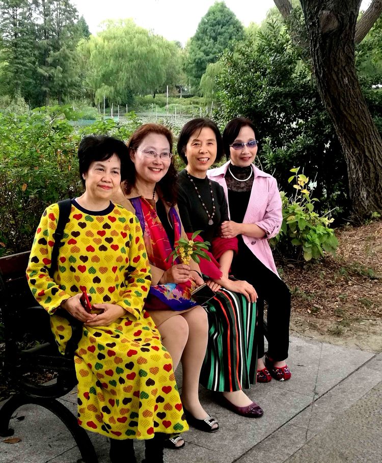 岁月不老我们不散全文,岁月不老我们不散什么意思