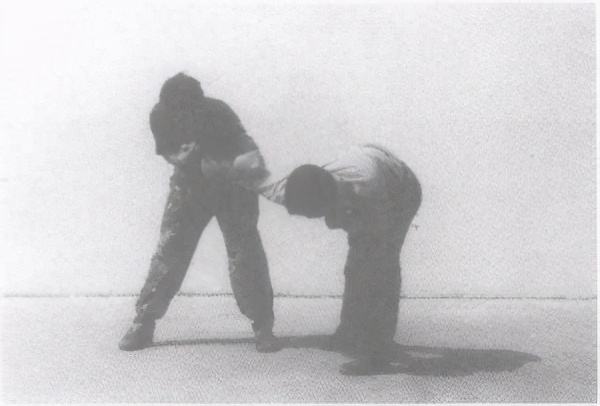 警用防暴棍和匕首警拳,警用防暴橡胶棍杀伤力