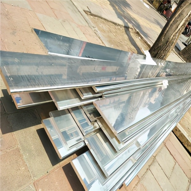 根据电流怎么选铜排,电工做铜排的技巧