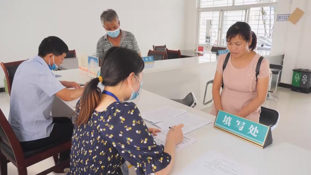 「十堰」*访信**超市：让群众有地“说事”