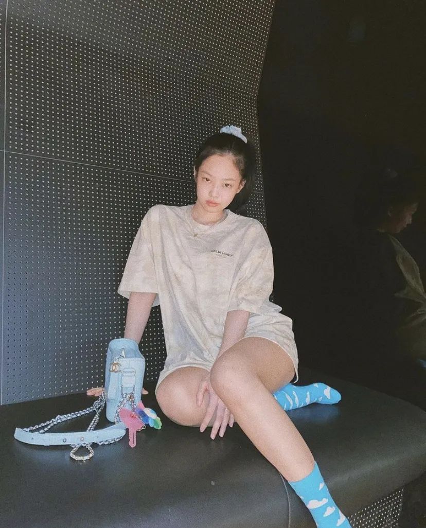 jennie甜酷风穿搭,jennie新造型lisa同款穿搭