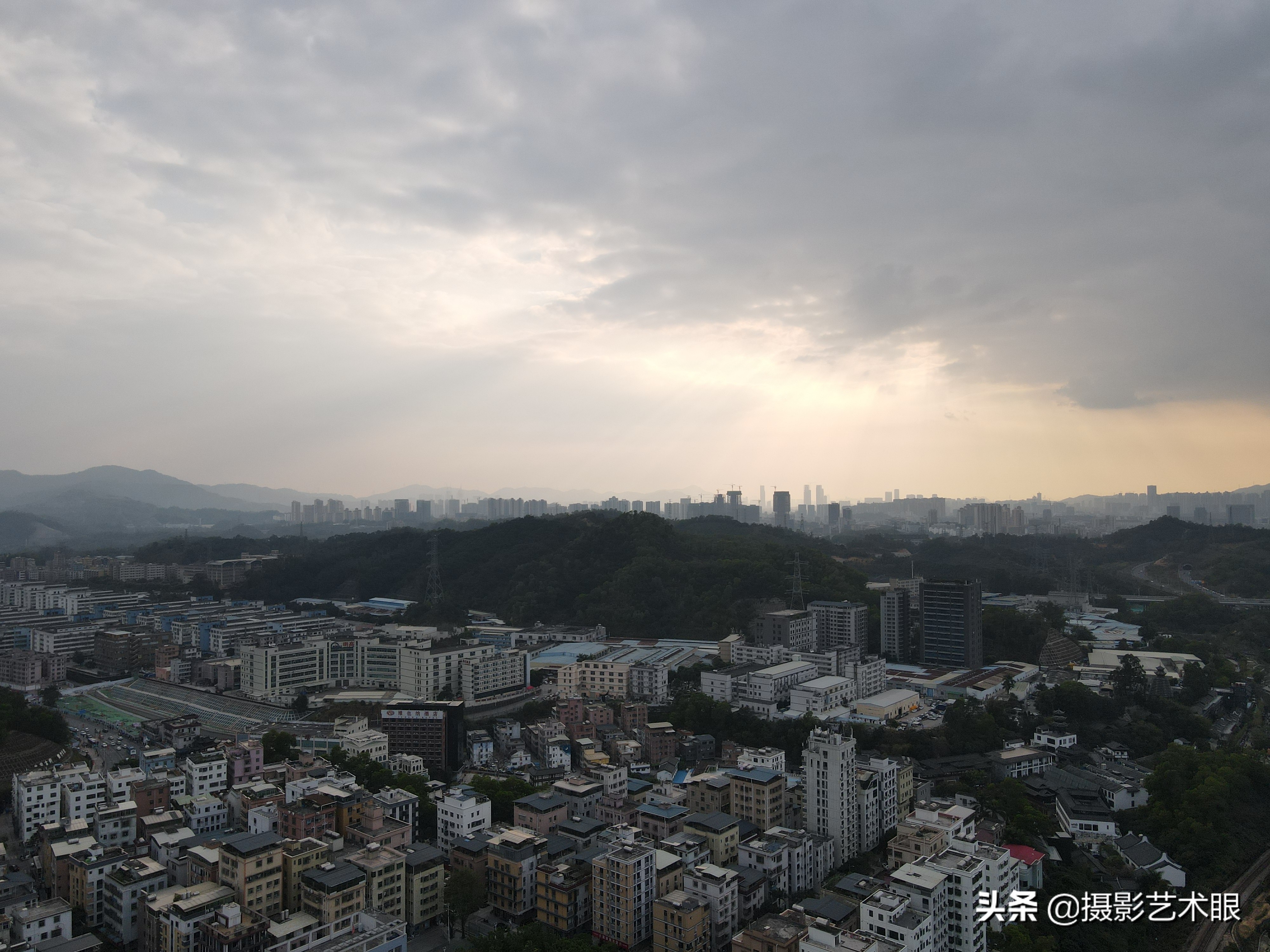 大疆无人机air2现在还值得入手吗,大疆mavicair2无人机怎么用