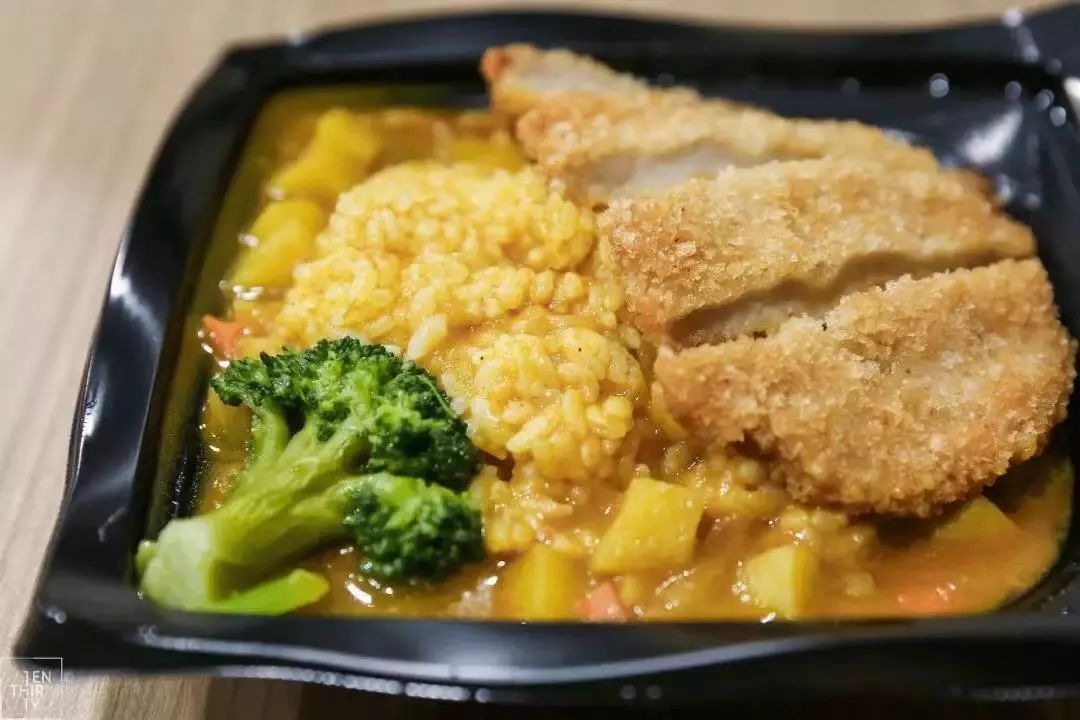 罗森/711两大便利店,谁才是大学生的终极之选?—以武汉财大为例