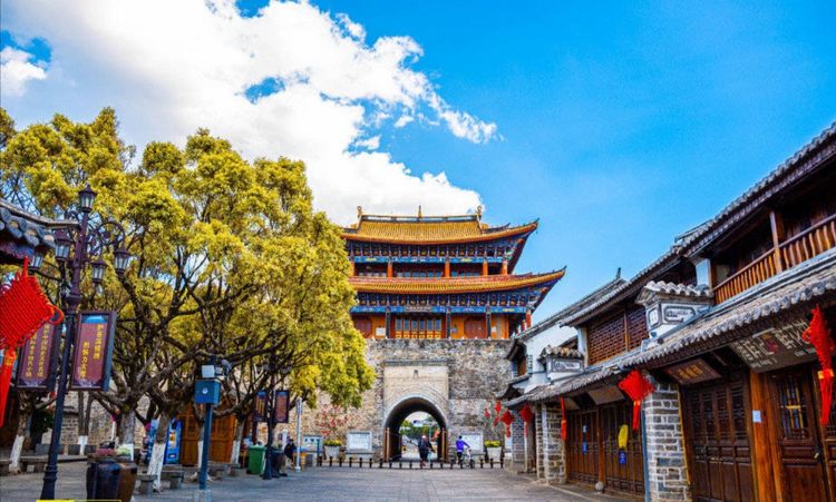 丽江旅游团去昆明旅游多少钱,丽江旅游团价格多少钱正常