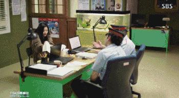 蓝色大海的传说全智贤穿搭玫红色,全智贤蓝色大海的传说眼泪变珍珠