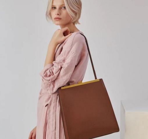 最实用时尚的女包,大牌时尚女包穿搭