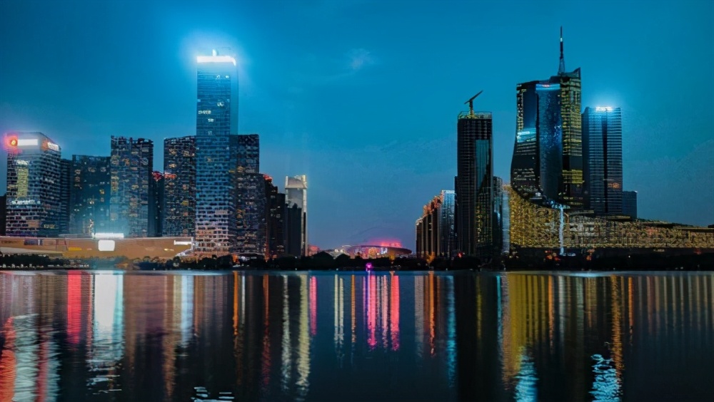 为什么说合肥是一个不怕黑的城市,合肥一座没有地铁的城市