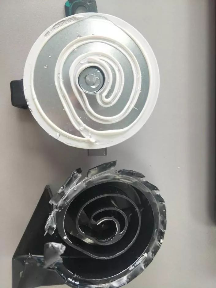 洗车后汽车喇叭声音有点闷,洗车后喇叭静音了怎么回事