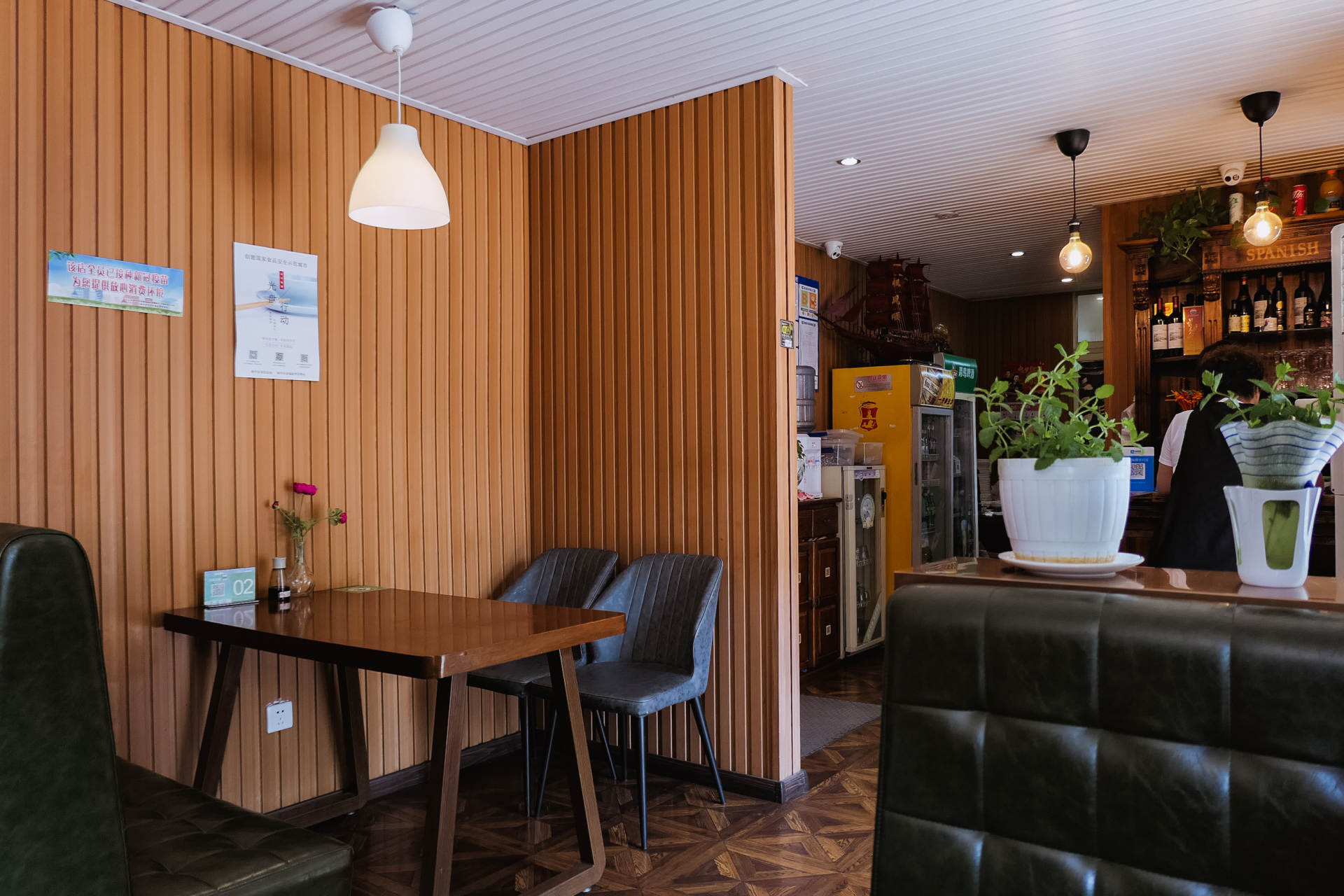 在天津，百十年来西餐一直和煎饼果子si“盟兄弟”？