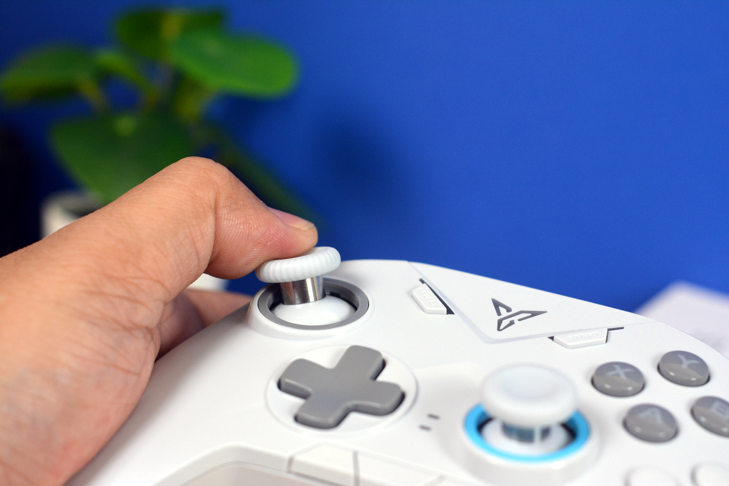 飞智黑武士二体感操控,飞智黑武士2亮黄光