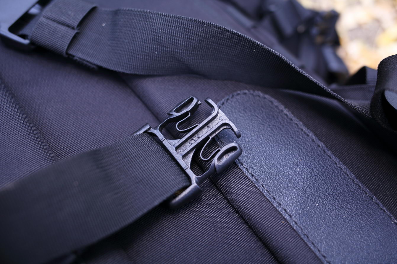 包行天下NITECOREBP25大容量双肩包