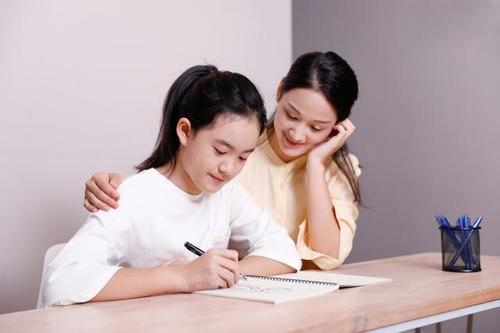 男孩子为什么爱争吵和打架,男孩子喜欢打架是什么原因