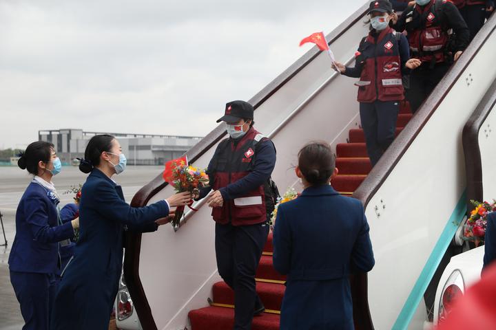 白衣执甲，英雄凯旋！第三批返浙医疗队439人胜利归来