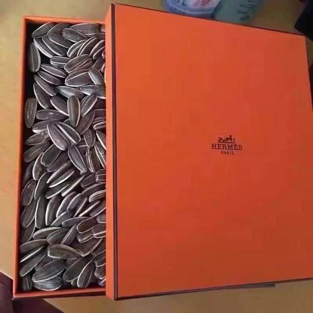 最近很流行的奢侈品周边,最近出的新款奢侈品