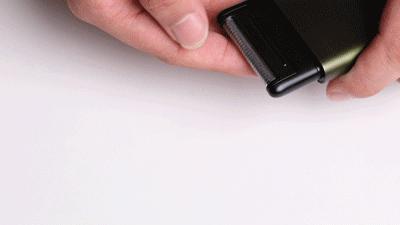 装进钱包的卡片式剃须刀，日本武士刀材质，0.05mm超薄刀网