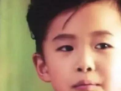 易烊千玺父母叫什么名字,易烊千玺父母骄傲的时刻