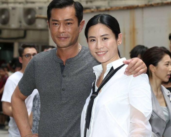 香港艺人萱萱普通话,香港明星宣萱有多大年纪了