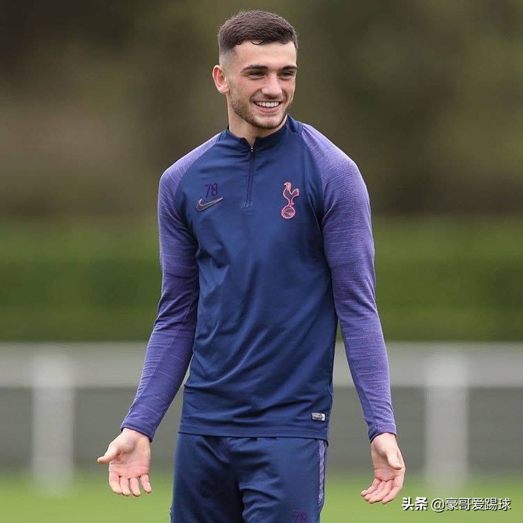 fm2022足球经理英甲开档必签,fm2020足球经理插件