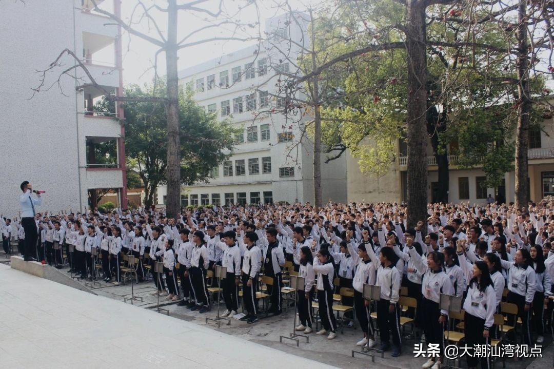 潮汕哪个学校校服最好看,潮汕校服排名前十