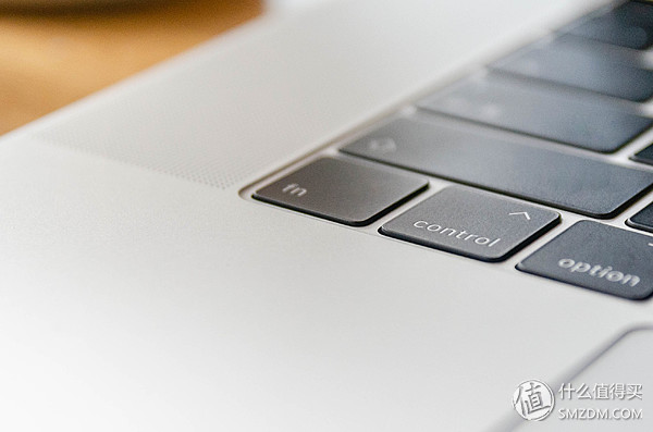 macbookpro与surfacebook2对比,macbookpro性能介绍