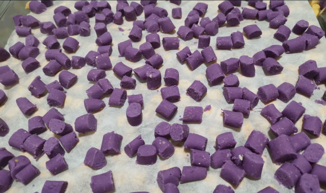 简单好吃的芋圆做法详细步骤,自己制作的芋圆煮出来怎么硬硬的