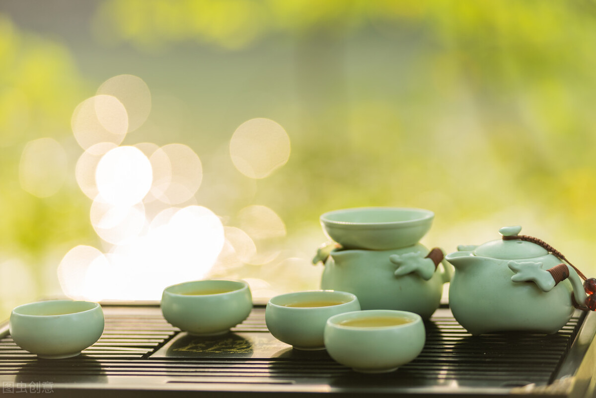 人生是一趟单程车有人来有人走,人生像一趟有来无回的列车