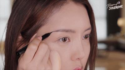 厚嘴唇怎么化好看的妆,小眼睛厚嘴唇适合什么风格的妆