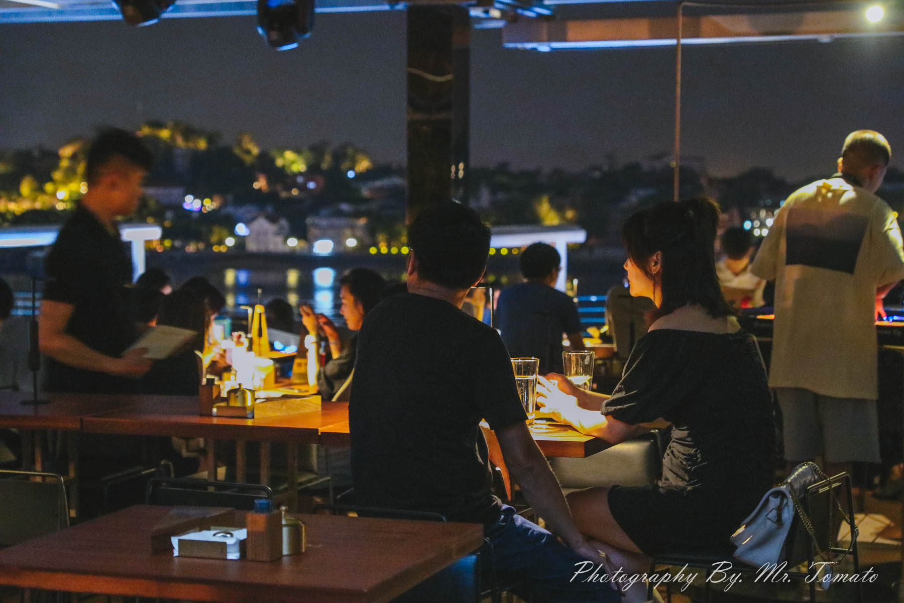 打卡sky高空酒吧,打卡网红天台酒吧