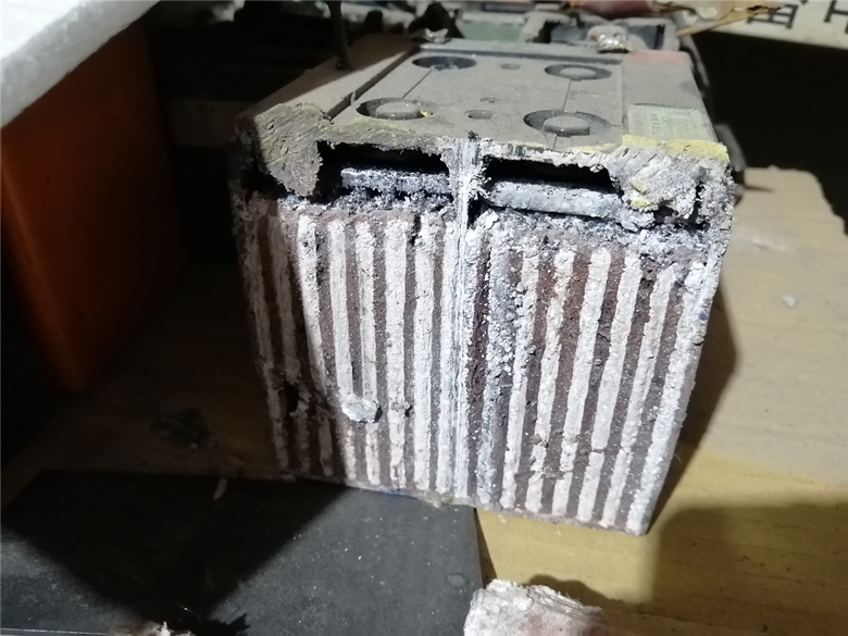 蓄电池内阻9.55正常吗,蓄电池是怎么修复的