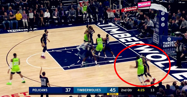 状元对攻，平分秋色，火箭旧将引全场欢呼，解说：什么叫英国乔丹