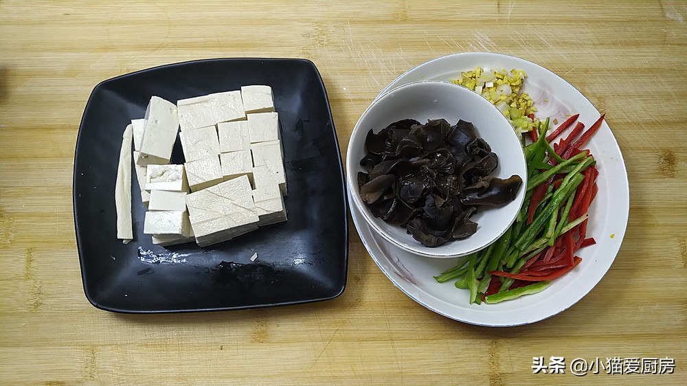 小猫烤肉豆腐家常做法,小猫爱吃的鸡胸肉怎么做