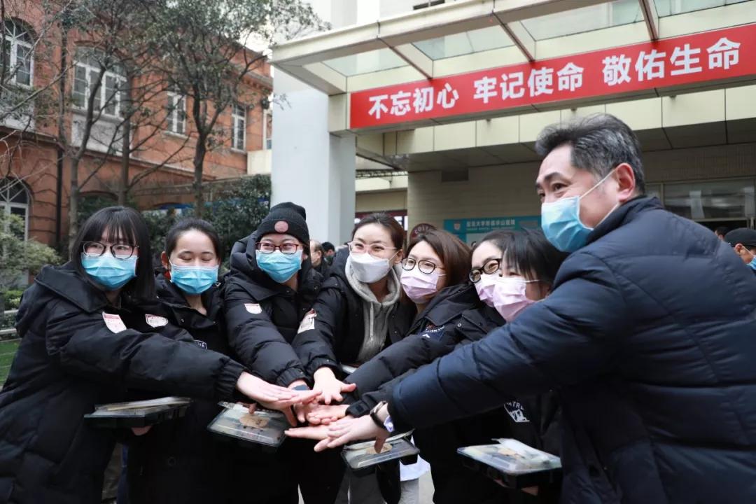 90分钟成军，为武汉结界！复旦华山214位“白衣将士”向武汉再出发！
