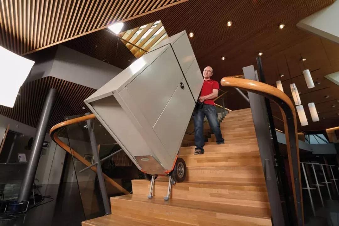 智能爬楼机促销价格,载人爬楼机批发价