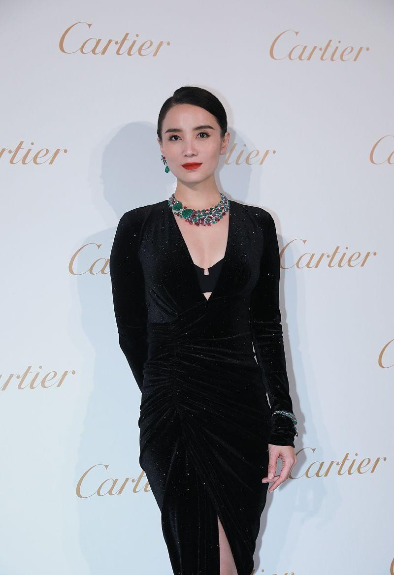 宋佳别致身材婀娜多姿,宋佳气质穿搭惊艳全场