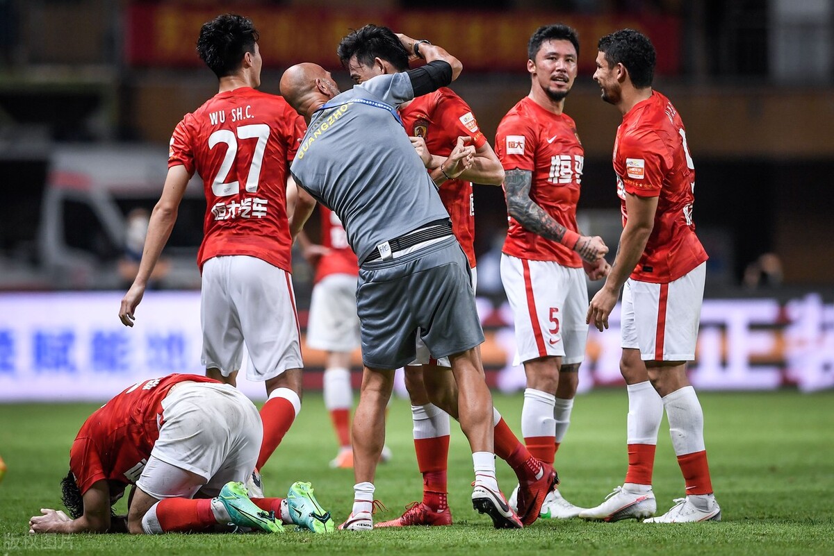 恒大鲸落万物生,恒大足球最新回顾