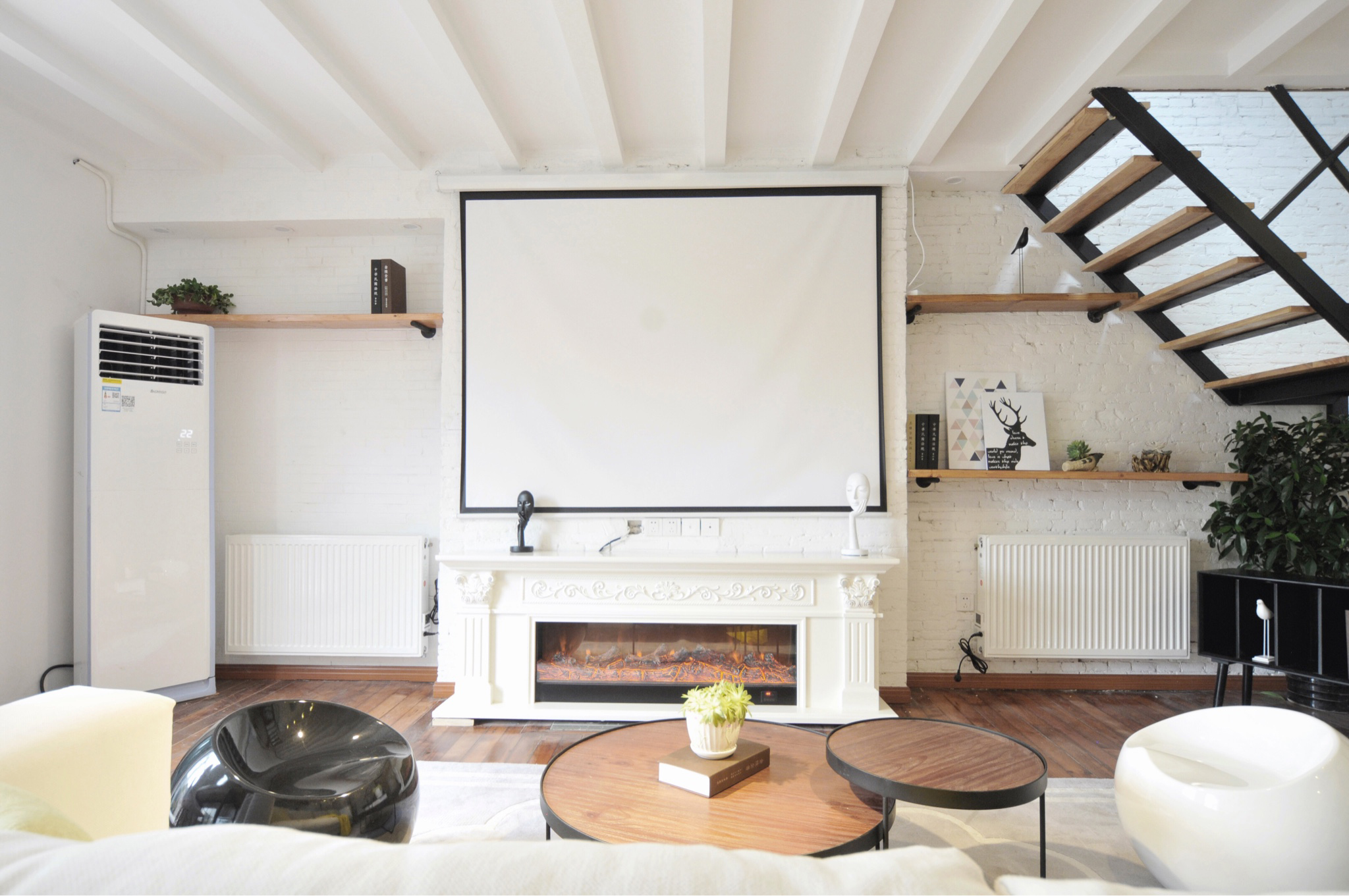 柜式空调和圆柱形空调优缺点,柜式空调圆柱形好还是方形好