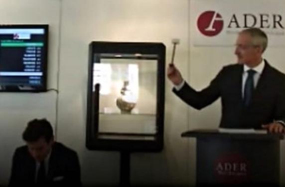 清朝乾隆古董花瓶,清代古董青花人物花瓶