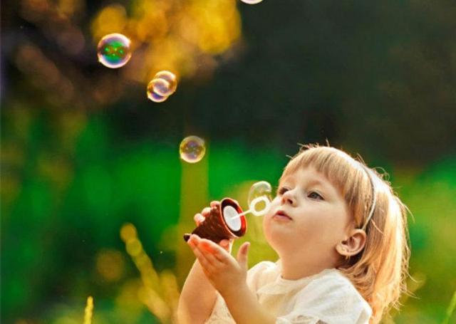 儿童聚光灯效应如何克服,孩子害怕聚光灯